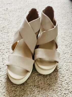 Dr. Scholl's Tan Strap Wedge Sandals Perfect for the Summer 🏖️